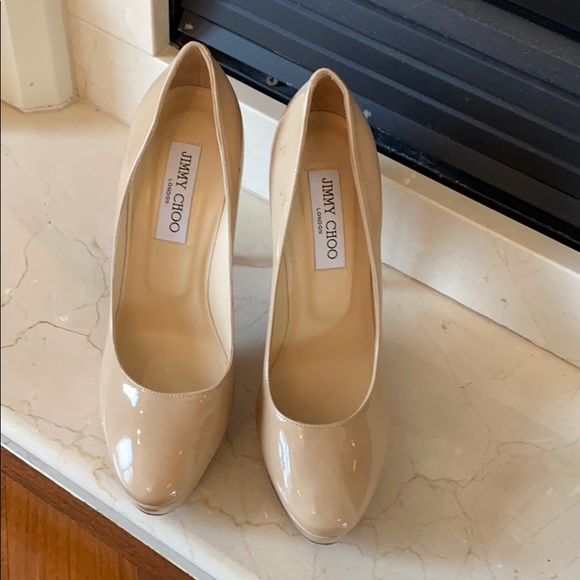 Stylish shoes to dress up or dress down! - Picture 2 of 7